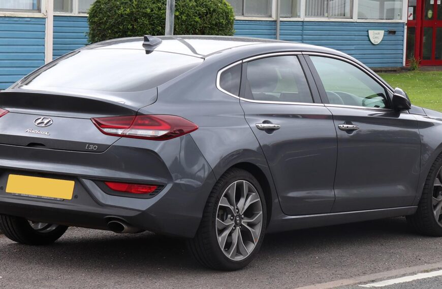 Hyundai i30 – dynamiczny i stylowy hatchback.