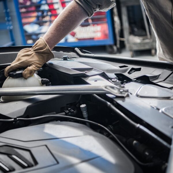 Wymiana termostatu – wpływ na temperaturę silnika.