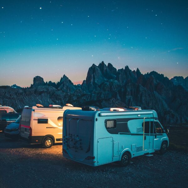 Wybór samochodu turystycznego – klucz do udanego karawaningu
