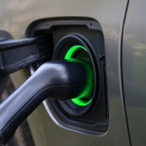 Innowacyjne materiały stosowane w produkcji samochodów: przyszłość motoryzacji.