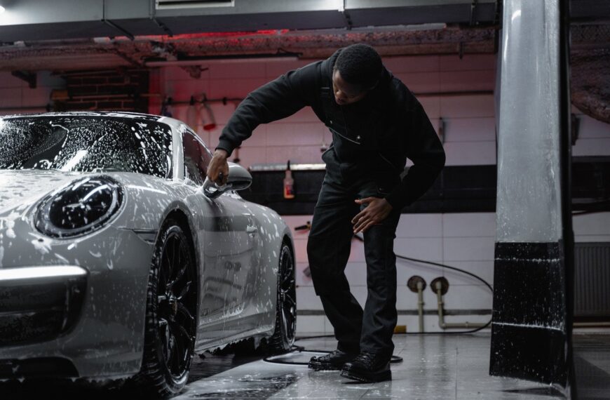 Praktyczny przewodnik po samodzielnym detailingu samochodowym – krok po kroku do idealnego wyglądu.