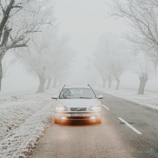 Przygotowanie samochodu na ekstremalne warunki pogodowe: Najlepsze praktyki.